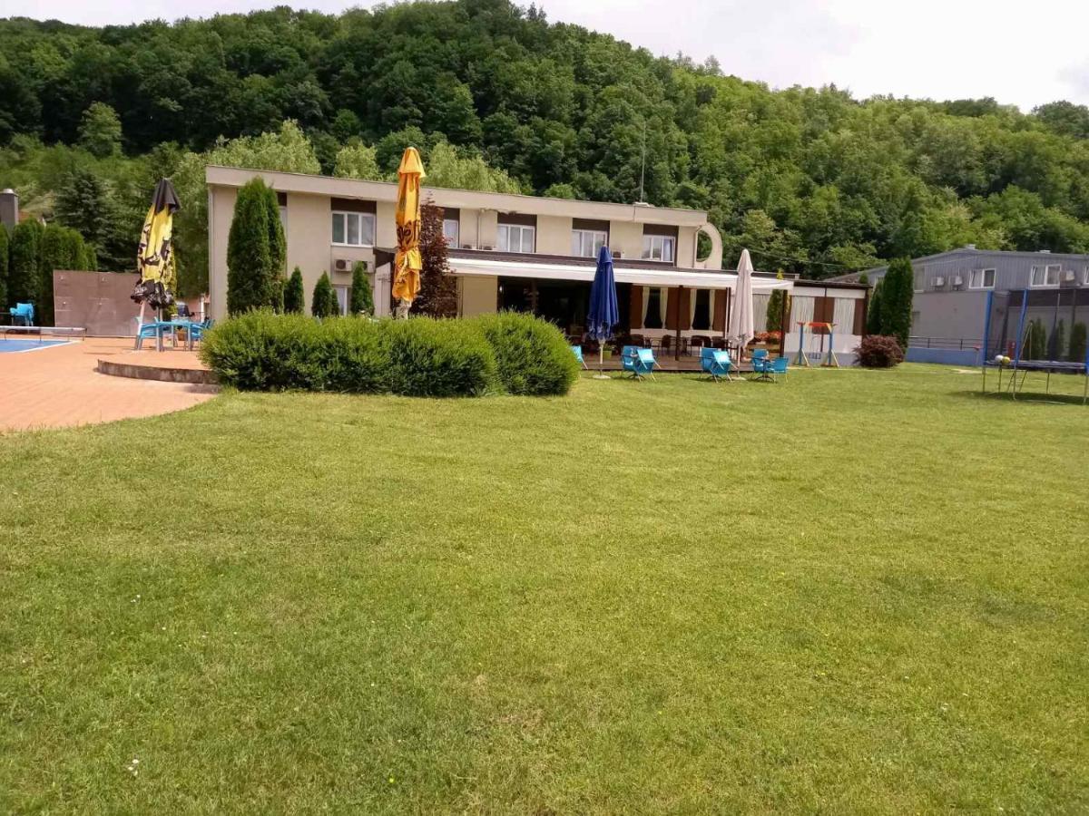 Ljubovija Hotel Drinska Lasta מראה חיצוני תמונה
