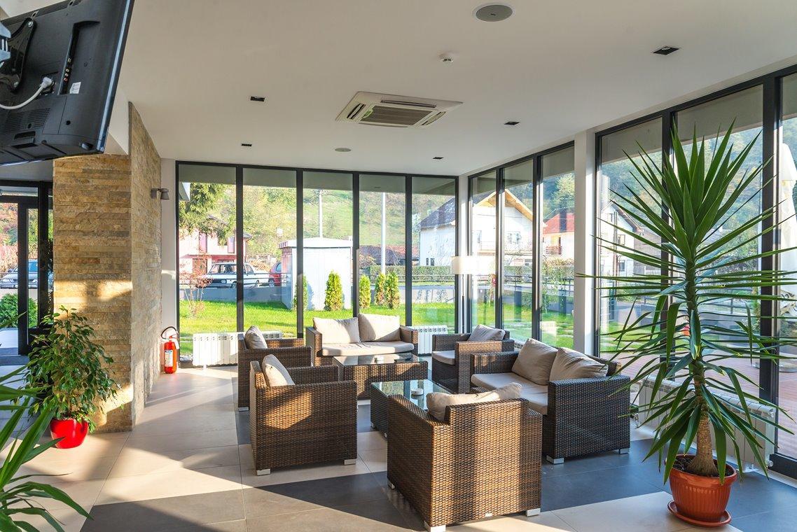 Ljubovija Hotel Drinska Lasta מראה חיצוני תמונה